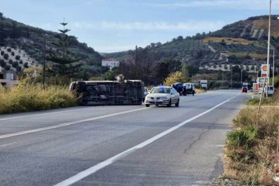 τροχαιο ανατροπη φορτηγου